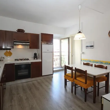 Laura Central Position Apartman *